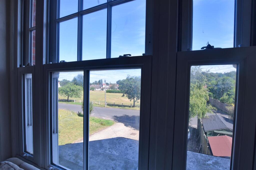 View Front Glaven Court.jpg