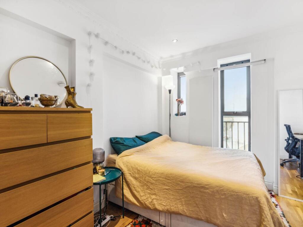 Flat 4 35 Woodseer S