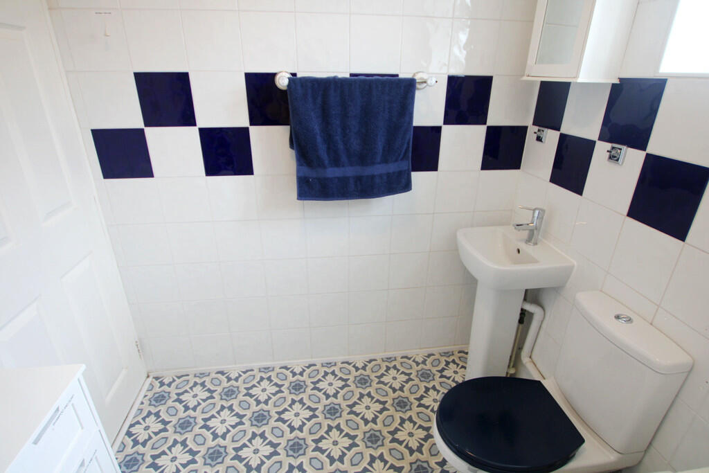 Bathroom02