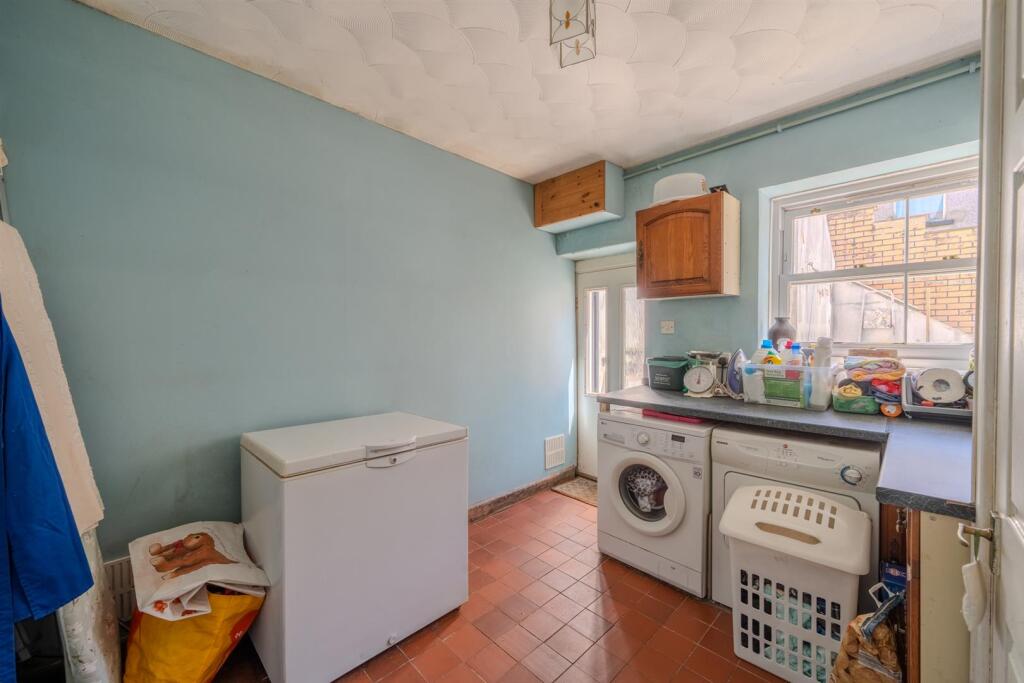 8 Cwmavon Road-17.jpg