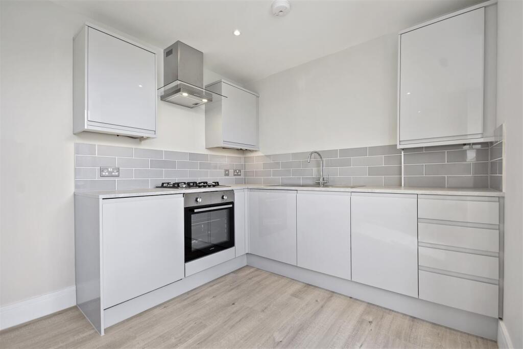 AR - Flat 3, Buckingham Place - Kitchen3..jpg