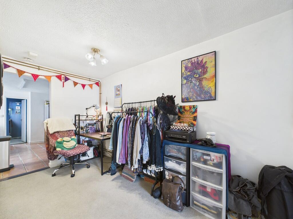 CAM02089G0-PR0527...