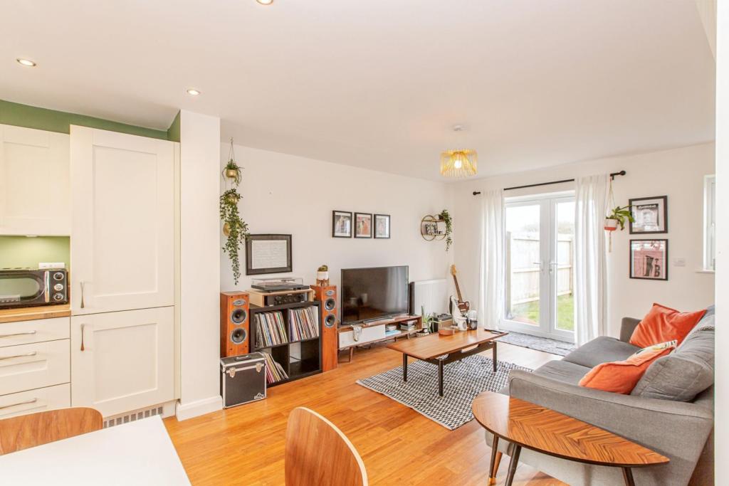 Lounge / Kitchen
