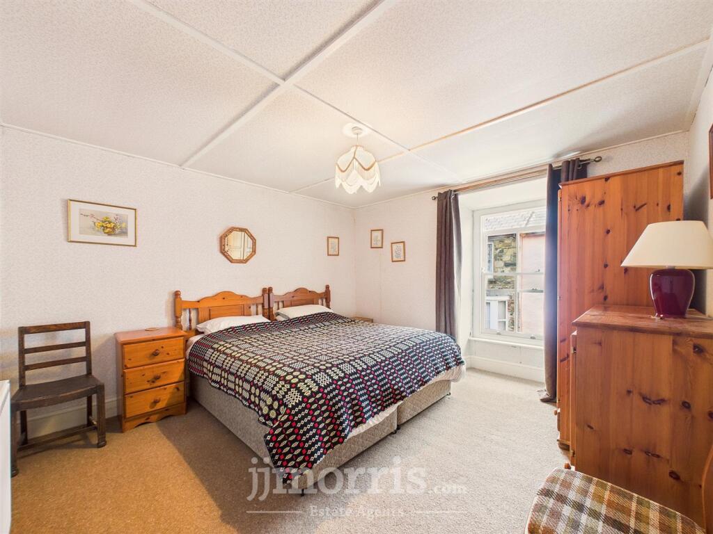 Bedroom 1  (front)