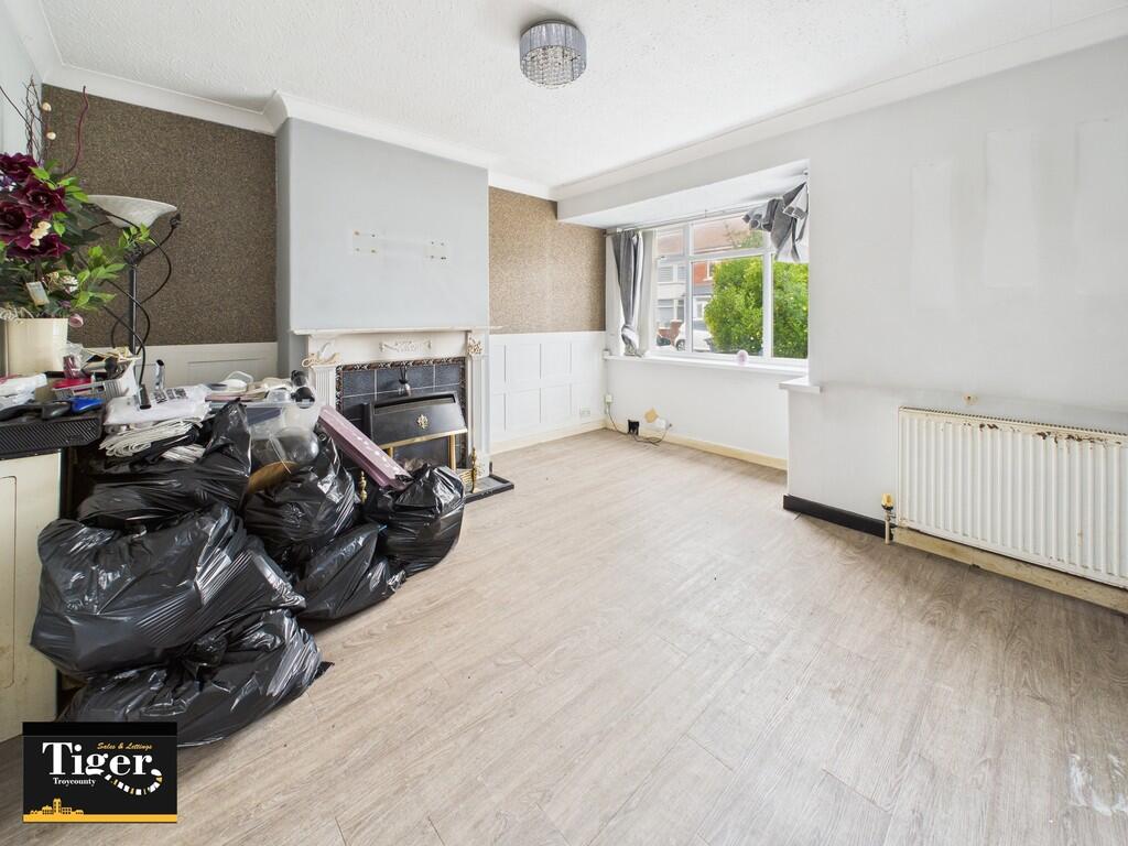 CAM02176G0-PR0730...