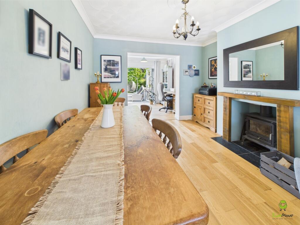 CAM03779G0-PR0229-STILL011