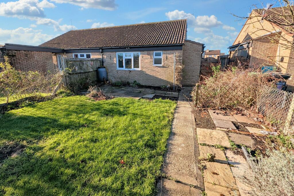 9 Beaumaris Road, Sawtry, Huntingdon, PE28 5SF