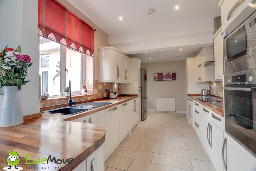 Kitchen - Ben Brind EweMove Estate Agents