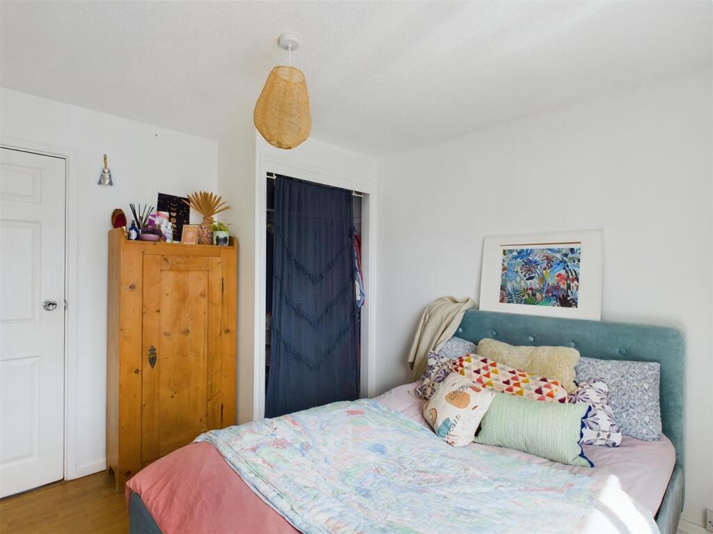 28 Coastline Court Bedroom 1