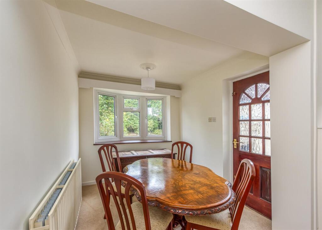 21 Langley Gardens-Dining Area (2).jpg