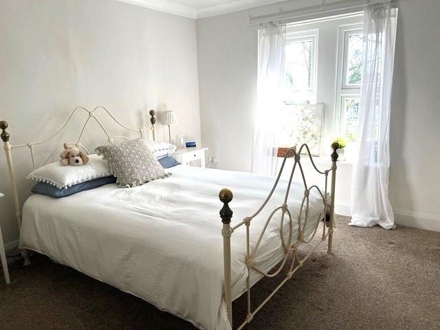 1. front bedroom (3).jpg