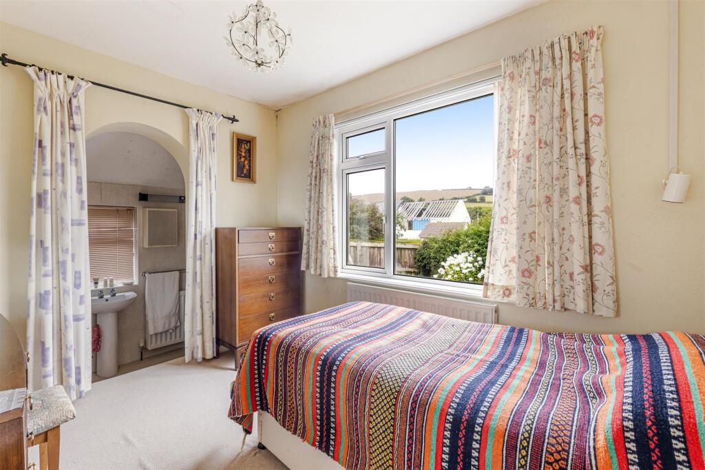 A14 - Frogmore - 250804.jpg