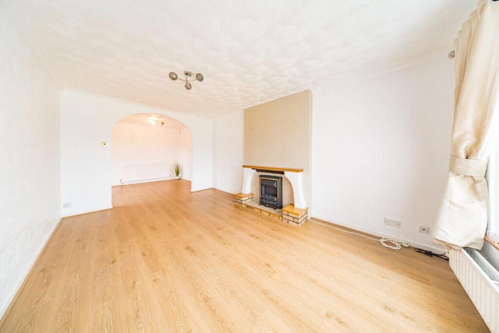 16 Tern Way lounge.jpg