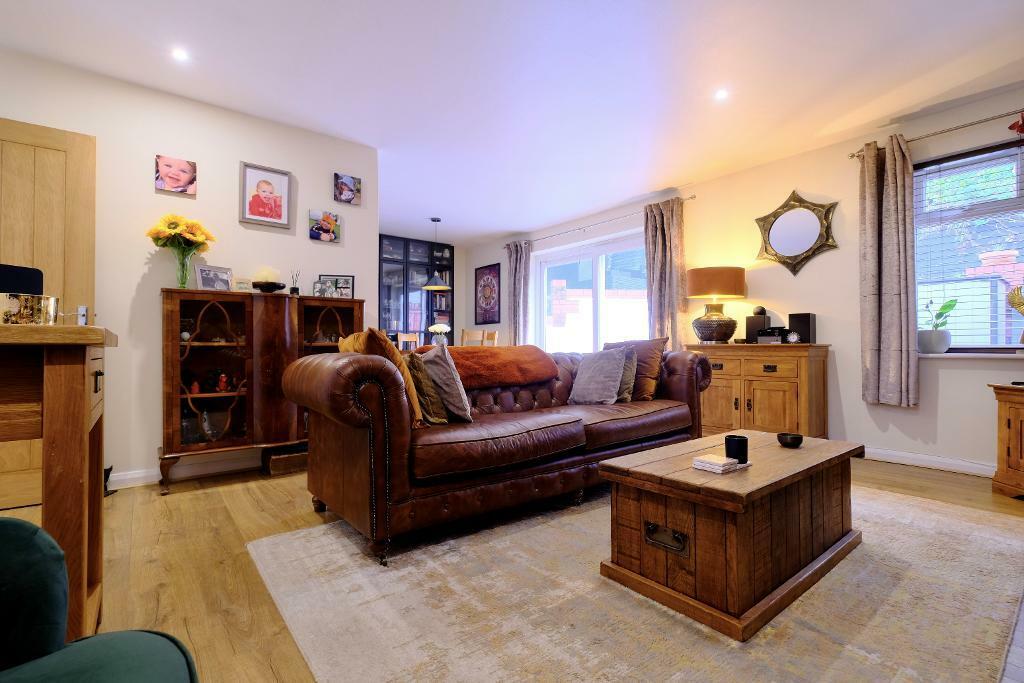 Sitting/Dining room