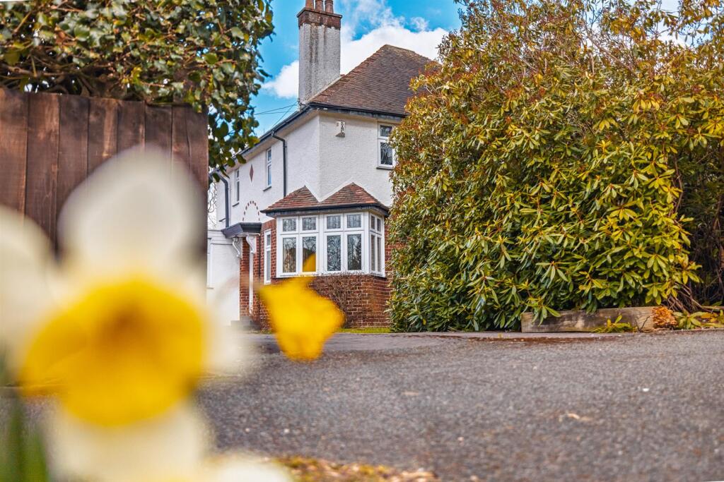 26 Earle Drive-28.jpg