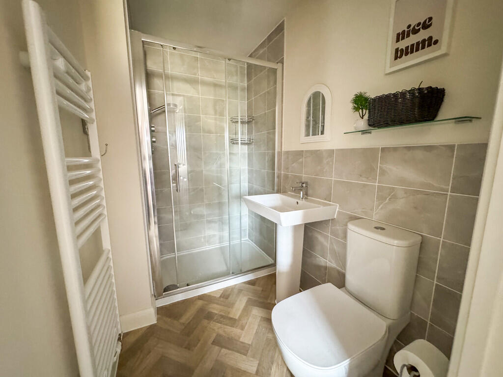 bed2 ensuite