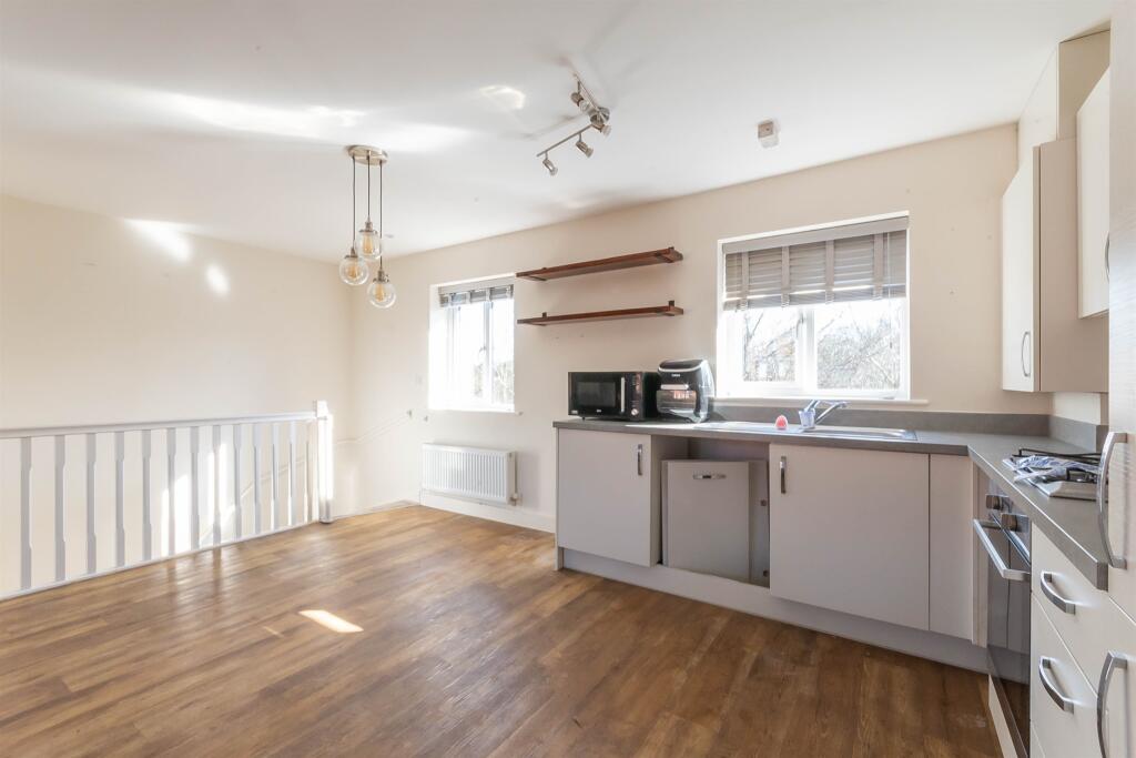 Kitchen / Living Area
