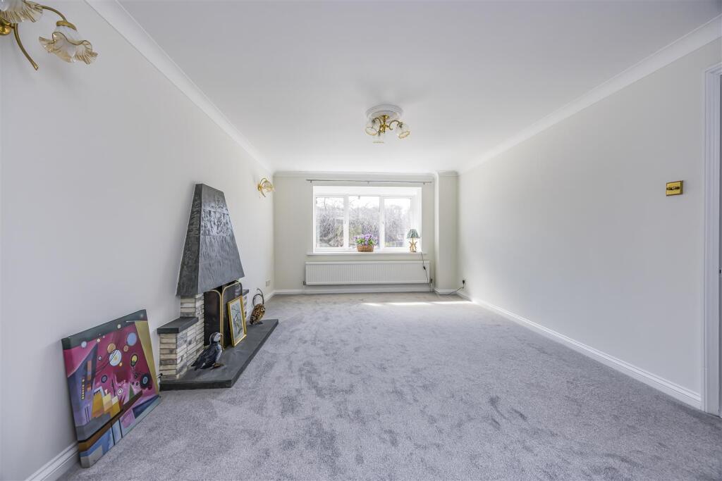 5 Deeping Gate, Waterlooville-PorticoMarketing-Sol