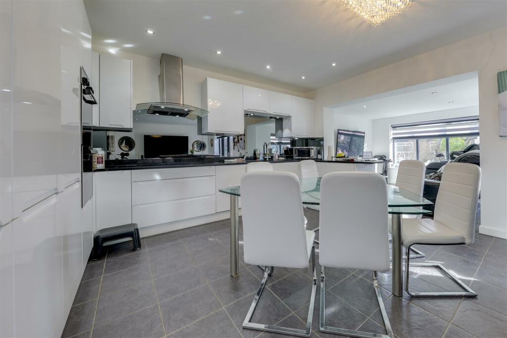 Annexe Kitchen  Dining