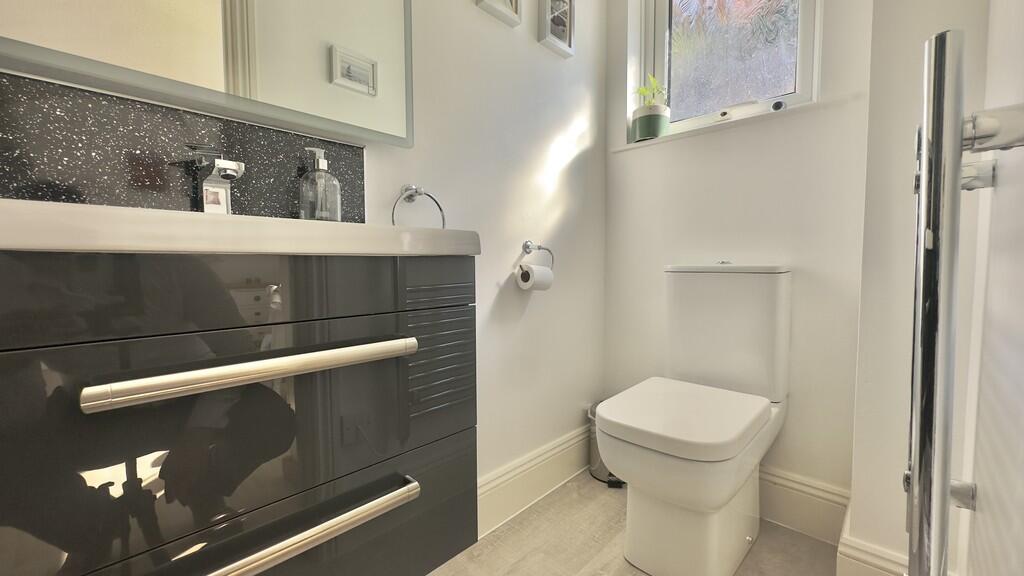 F264F72A-C0BC-494...