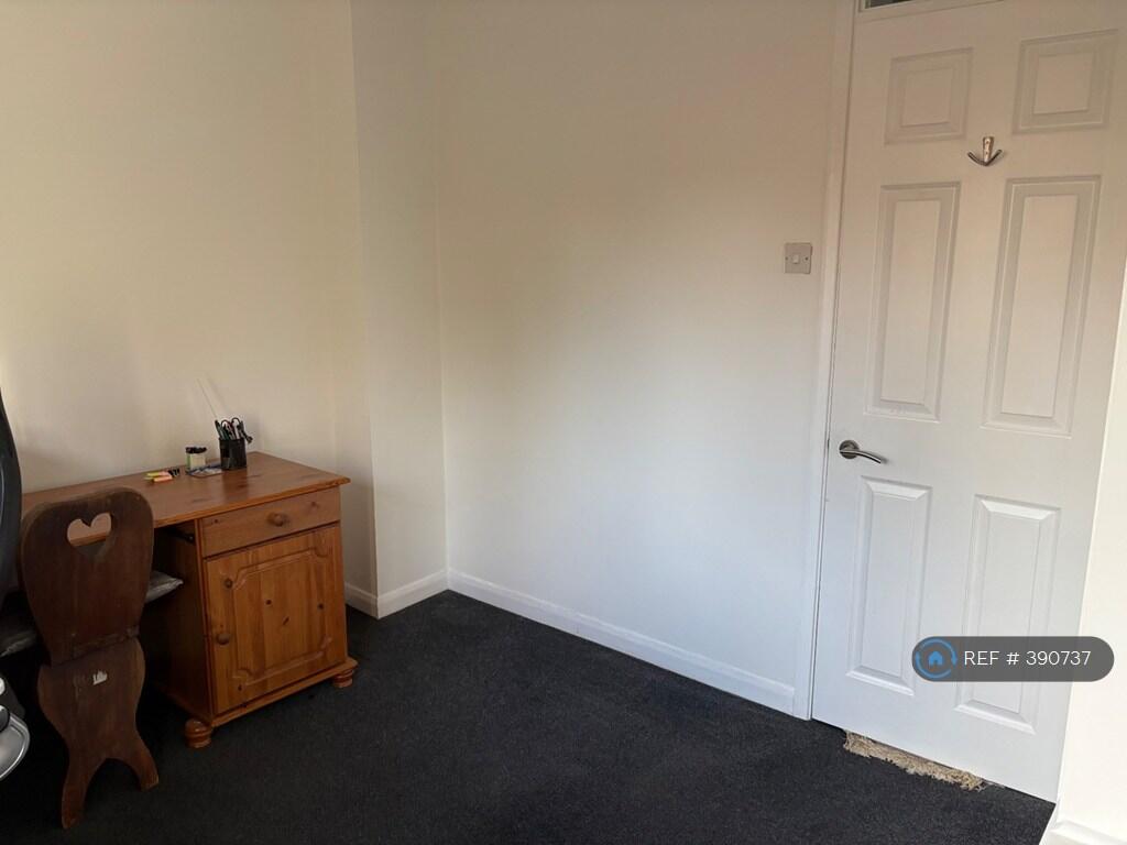 Bedroom Or Office