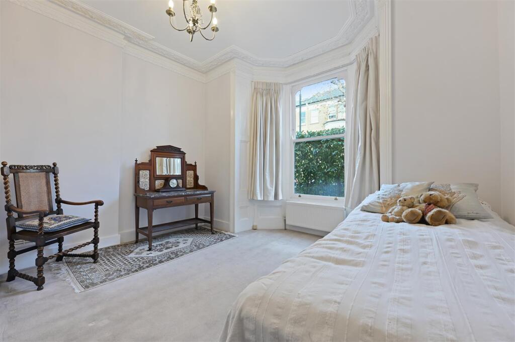 FB - Cromwell Grove - Bedroom3 (1).JPG