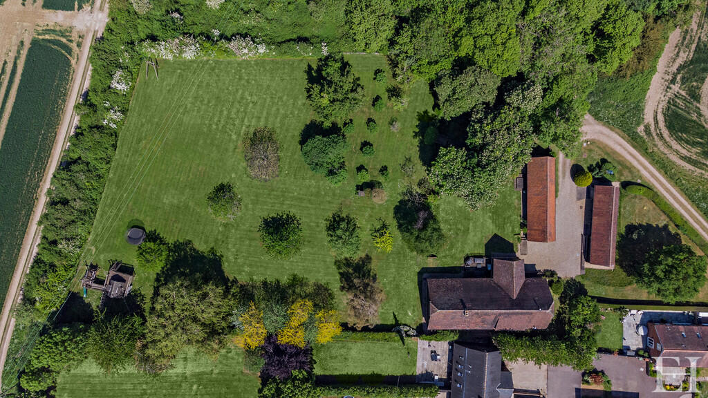 8645646-exteriorW...