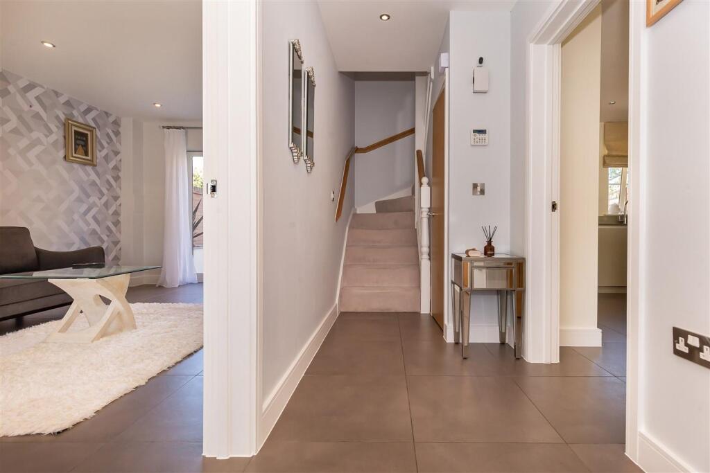 39 Buckingham Road (2).jpg