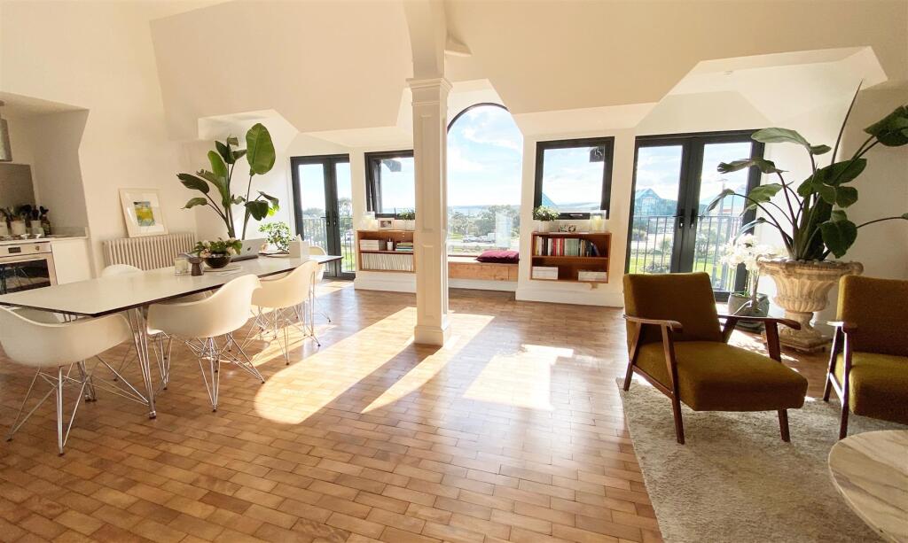Living Room.jpg