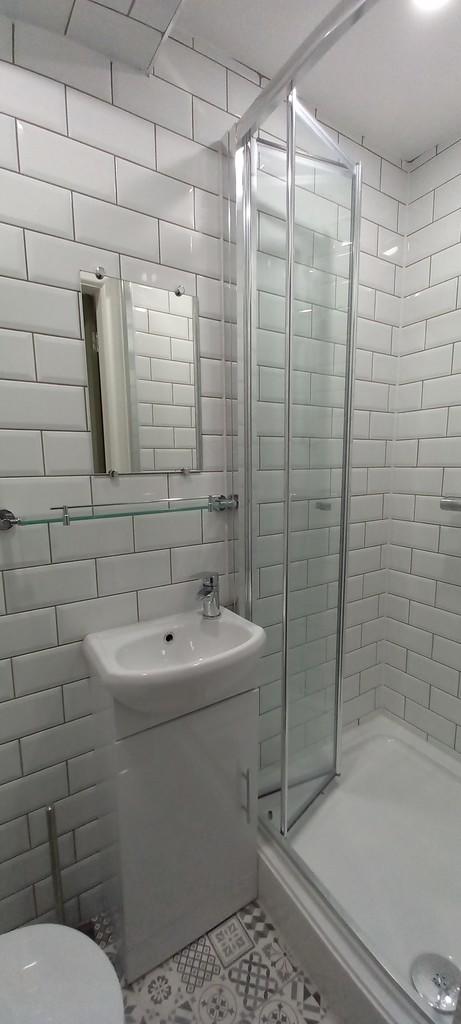ROOM 2 EN-SUITE 