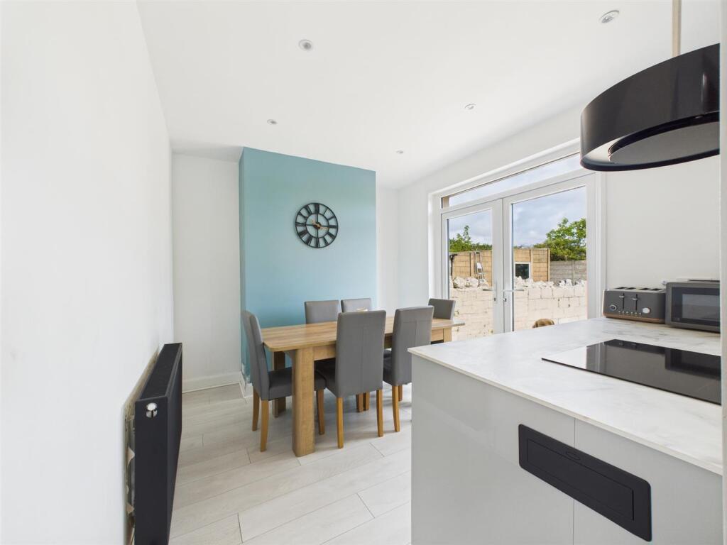 Open Plan Kitchen/Dining Room