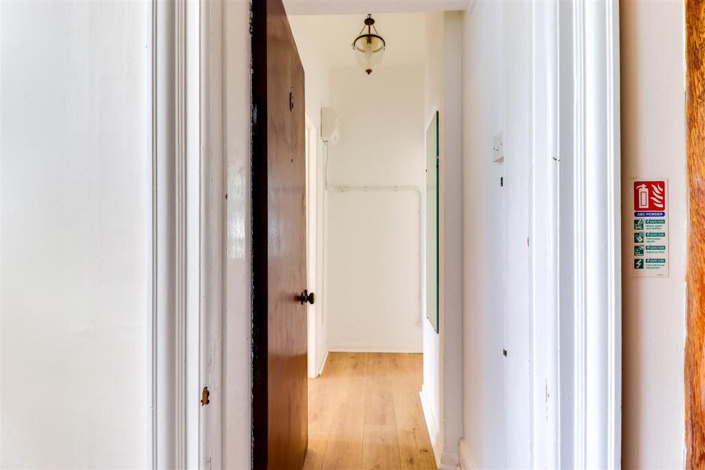 01. Hallway 1.1.jpg