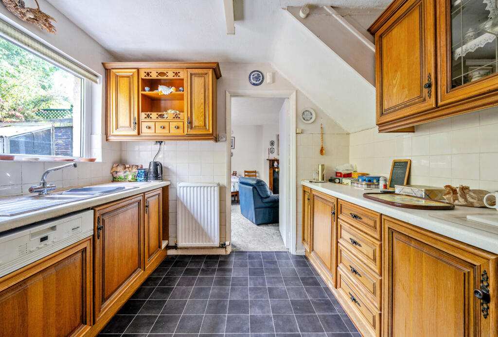 1343514-5-68b81f3...