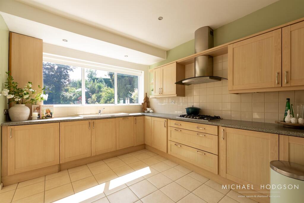 Queen Alexandra Road-15.jpg