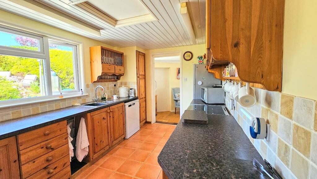 kitchen1.jpg