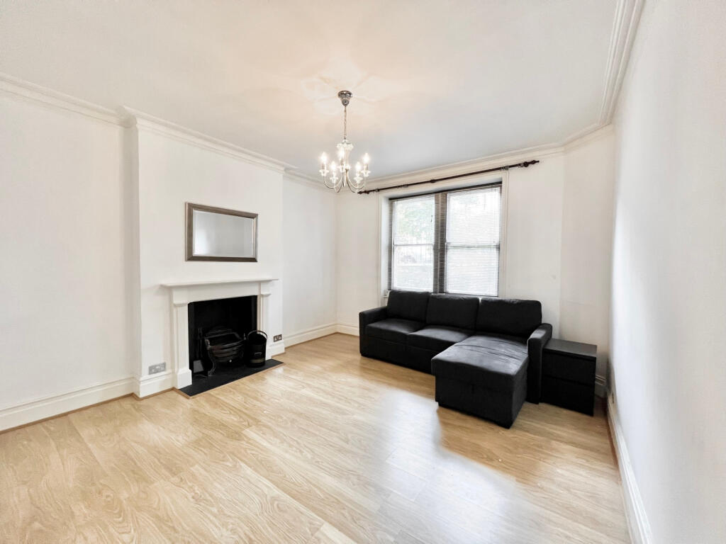 2 bed 2 bath ground floor flat