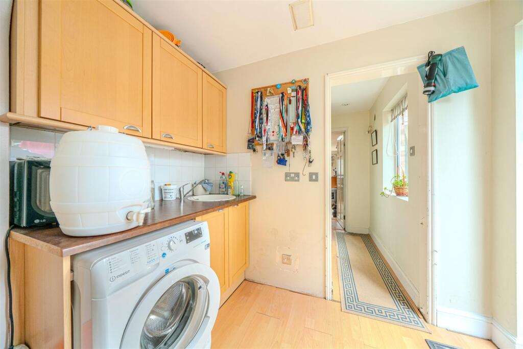 50-Langley-Crescent-1024.jpg