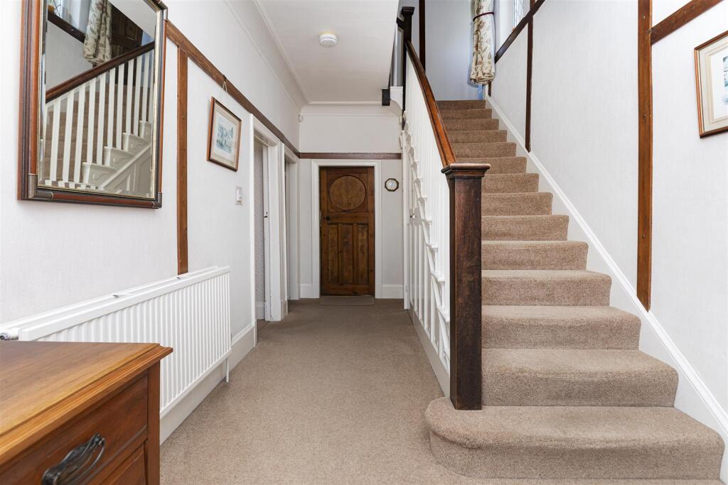 Bramleys Estate Agents - Le Marchant Avenue - Lind