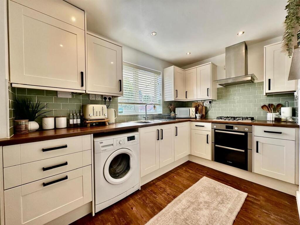 WhatsApp Image 2025-08-22 at 14.30.00_76732465.jpg