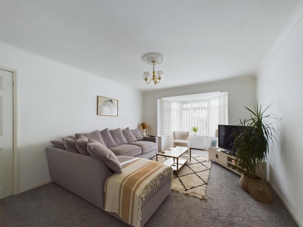 lounge 3.jpg