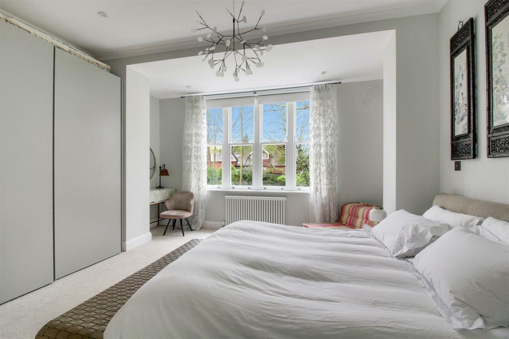 MAIN BED2.jpg