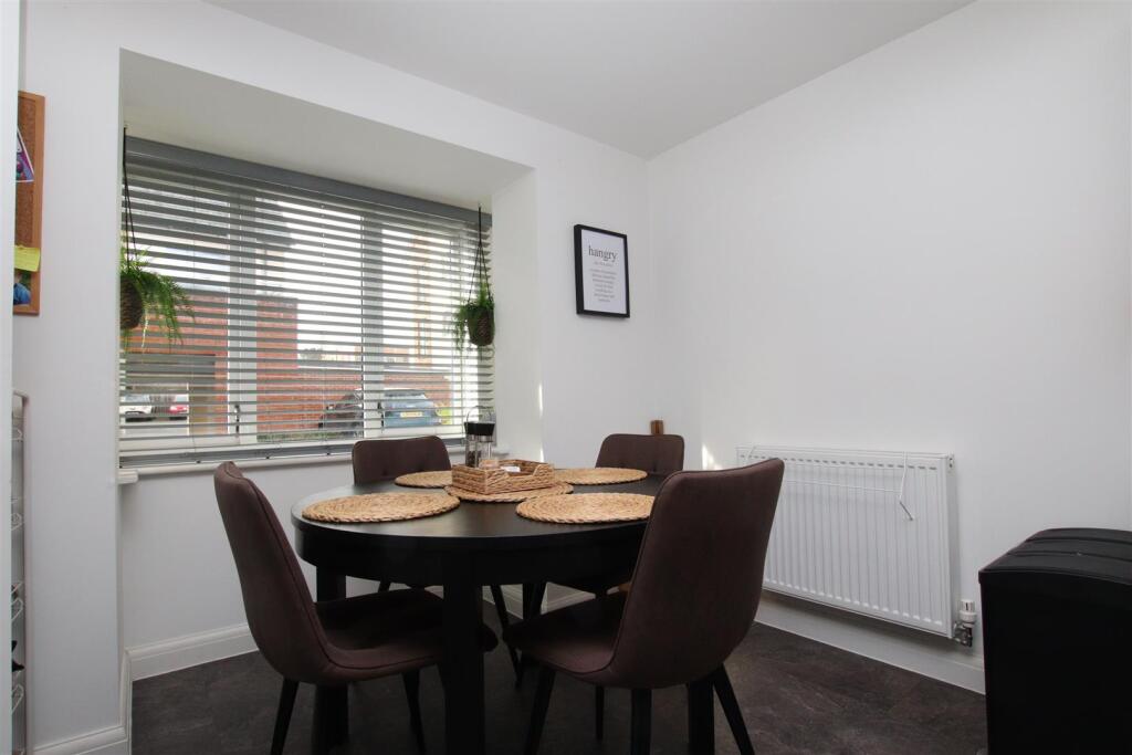 Dining Area.JPG
