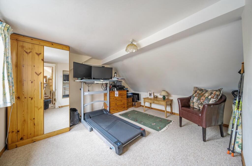 3 Crick Road, Rugby (17).jpg