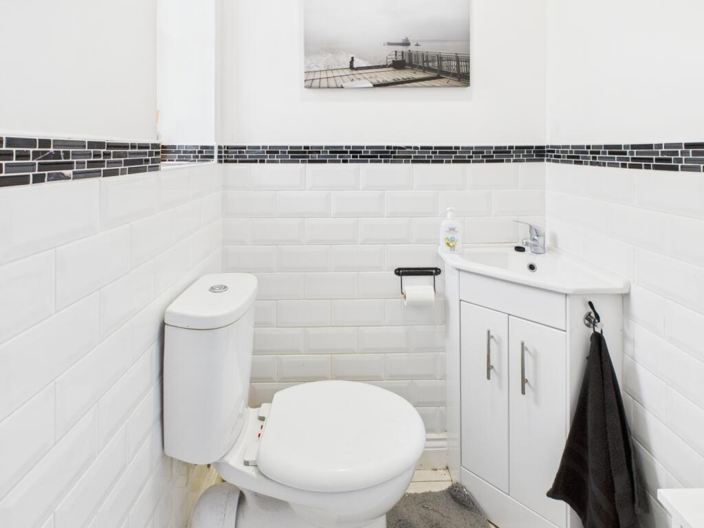 CAM02386G0-PR0123-STILL030