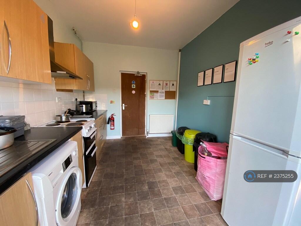 Bottom Kitchen