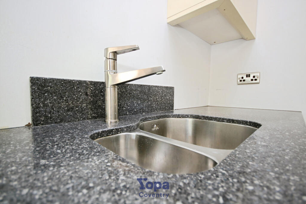 62be30a2-Kitchen 207.JPG