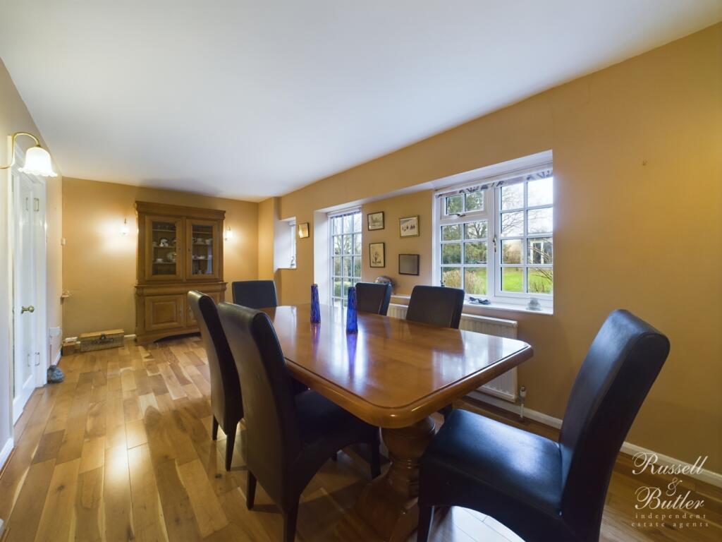 CAM02127G0-PR0228-STILL003