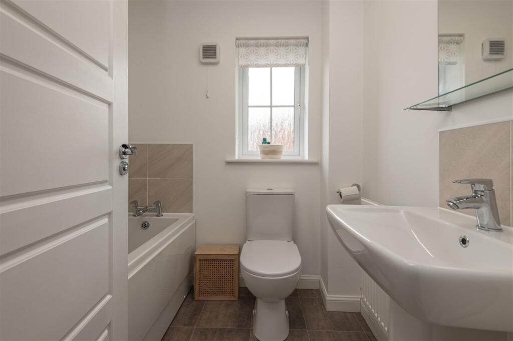 27 - 1 Anderson Lane LS27 0FP.jpg