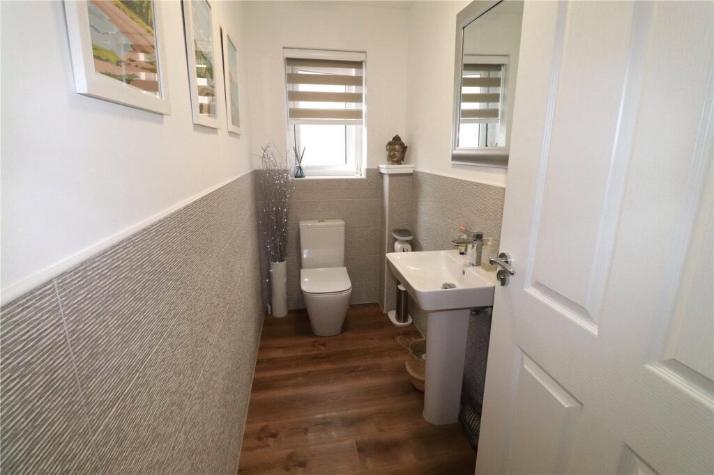 Cloakroom/WC