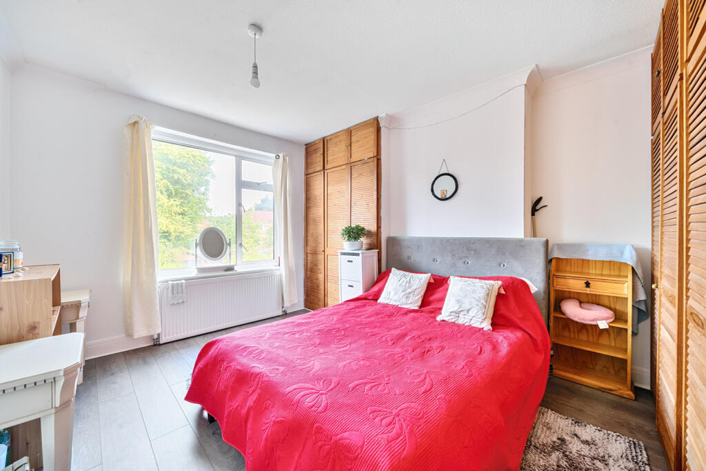 1289854-34-682dff...